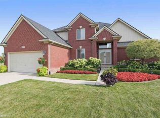 32148 Kenny Dr, Chesterfield, MI