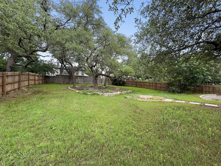 307 Hurst Creek Rd — Photo 40