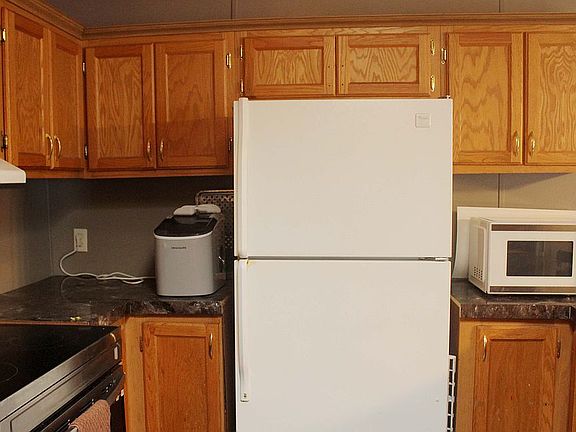 3rd image of 536 Curvebrook St SE