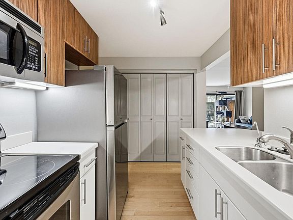 3rd image of 2227 Canyon Blvd #155B