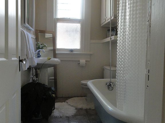 3rd image of 1341 Highland St