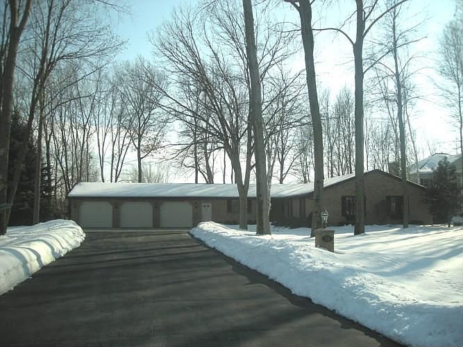 2nd image of 2748 Summerset Cir