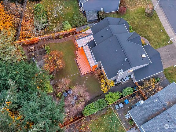 2nd image of 16718 132nd Avenue E