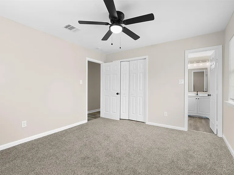 804 Avenue I — Photo 17