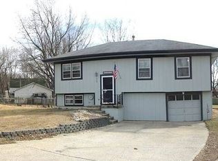 505 W 5th Ct, Peculiar, MO 64078