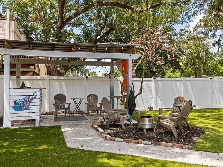 742 N Westmoreland Dr — Photo 41