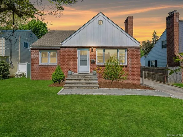 5 Van Buren Circle, Stamford, CT 06906