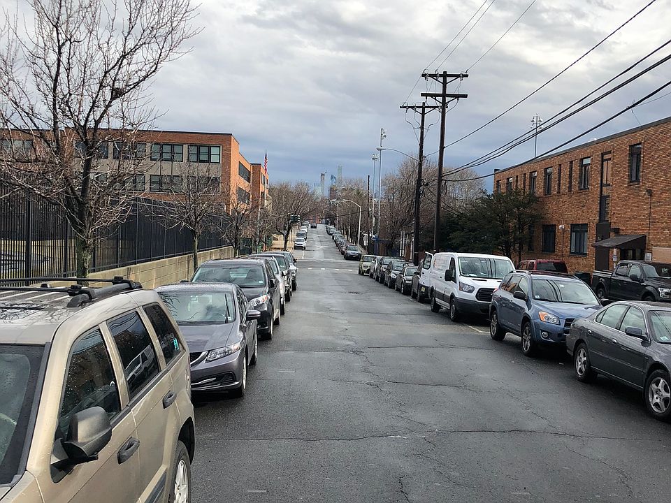 2nd image of 215 54th St