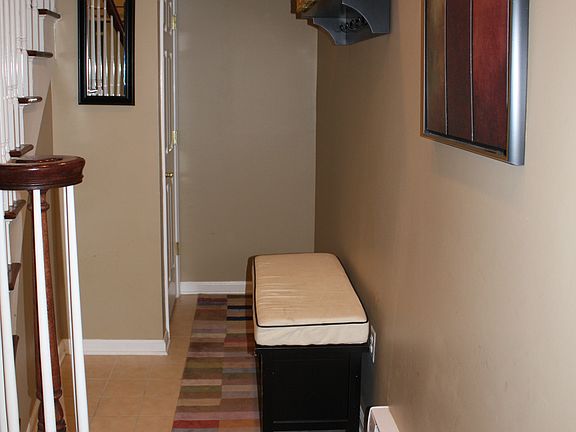 4th image of 313 Kensington Ln