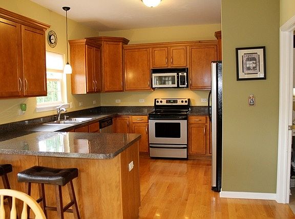2nd image of 16416 Pioneer Pkwy