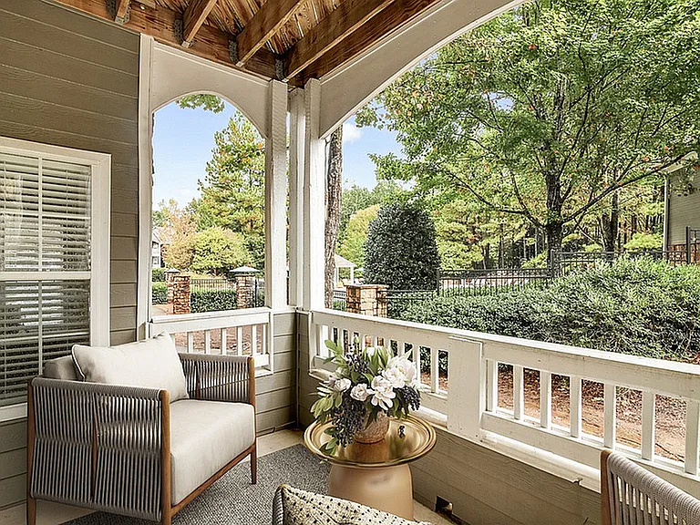 2x1 1087 sqft B1R - Balcony