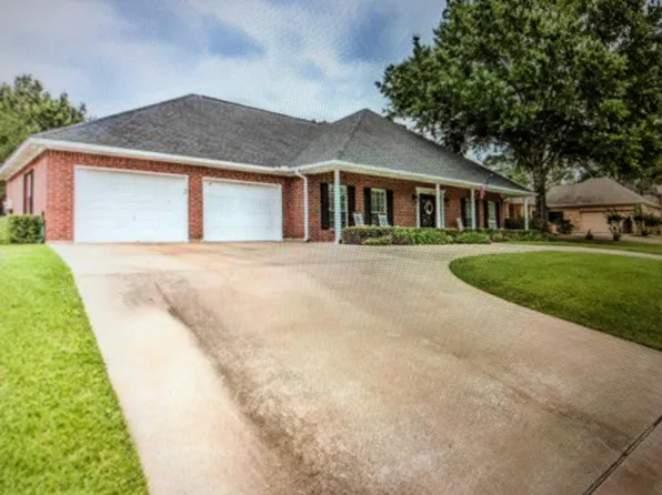 405 Crown Colony Dr #1, Lufkin, TX 75901