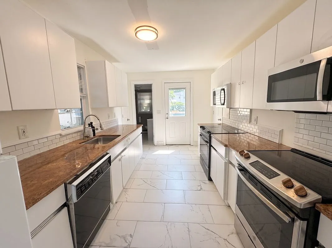 2 bed, 1.0 bath, 630 sqft, $2,500 — Photo 3