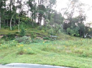 2227 Camden Court, Eau Claire, WI 54703