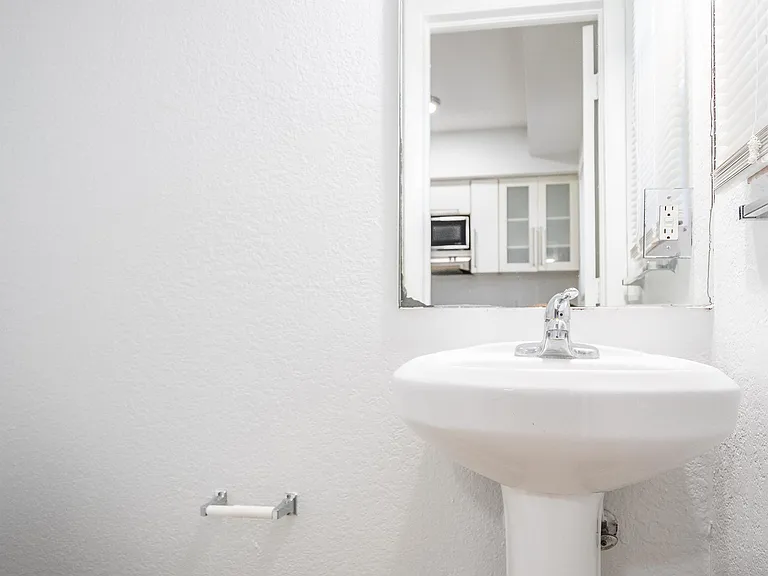 2180 Bay Dr #5B — Photo 11