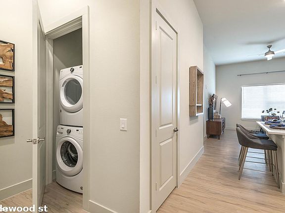 2nd image of 1210 Studewood St #825