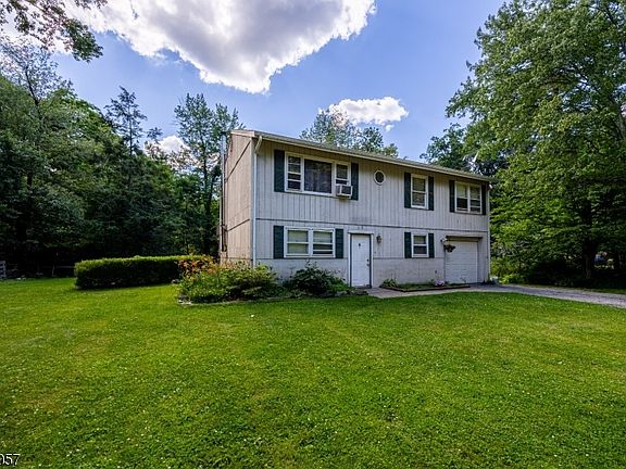 2nd image of 103 Alturas Rd