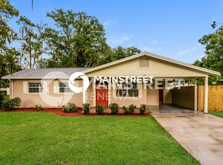 1010 N Bracewell Dr, Plant City, FL 33563