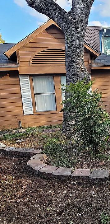 Fenced front w/rare privacy