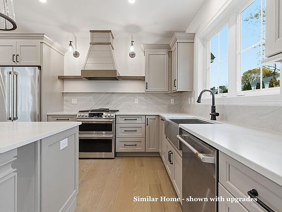 4th image of 13-1 Dearborn Road