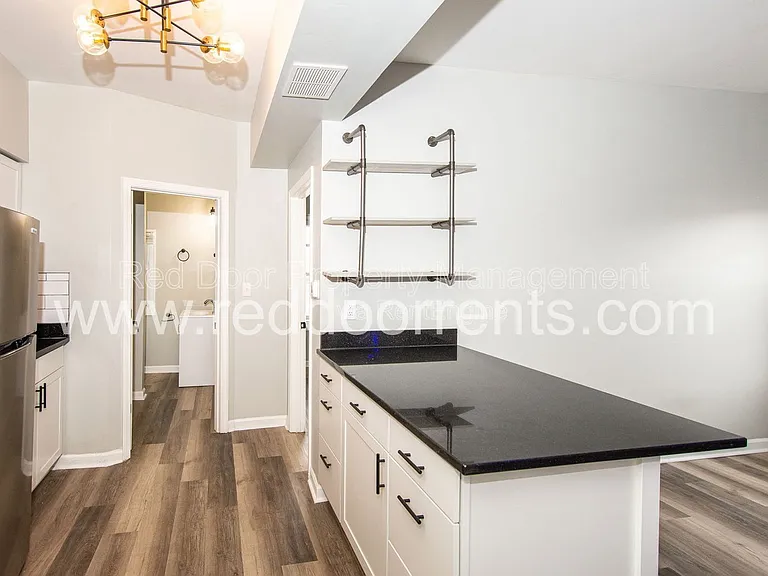 1329 E Market St #8 — Photo 12