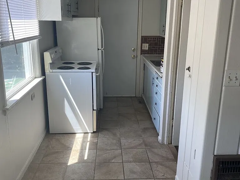2617 N Altamont St — Photo 10