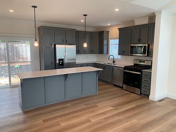 2nd image of 1659 Shoreview Ave #B