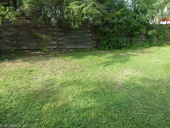 3rd image of 18305 Dalewood Ave