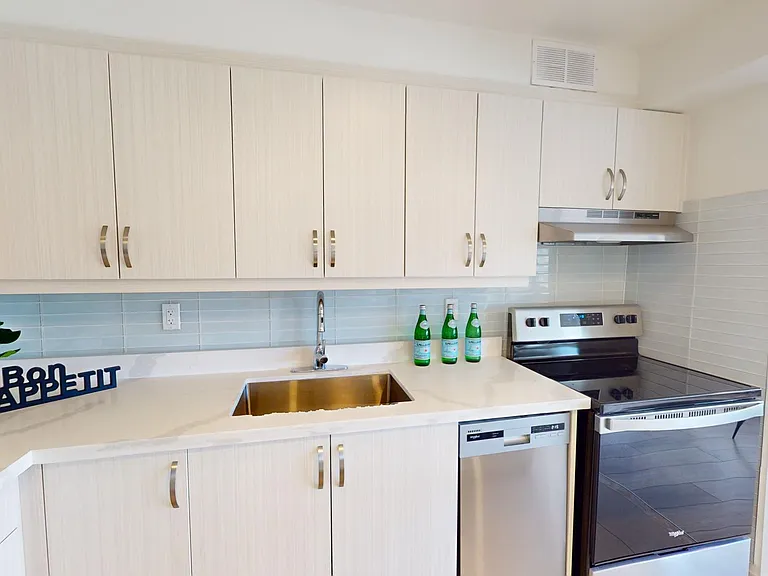 30 Edith Dr — Photo 10