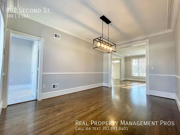 802 2nd St — Photo 11