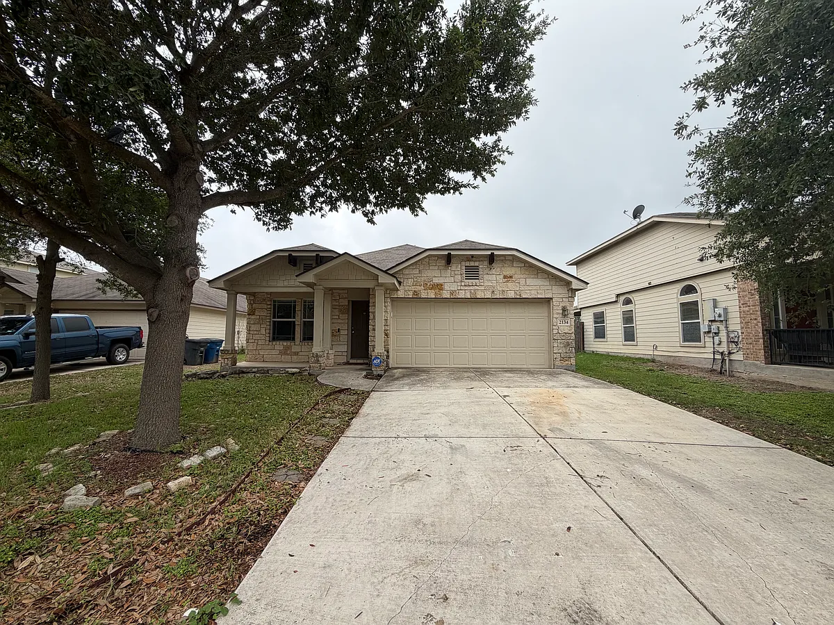 Building Photo - 2134 Wiltshire Dr