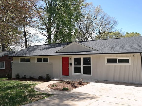 3rd image of 1309 Lynhurst Dr