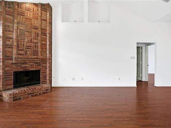 3rd image of 705 Kelsie Ln