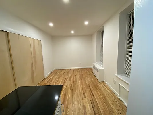 Rented by Performing Assets Corp | media 13