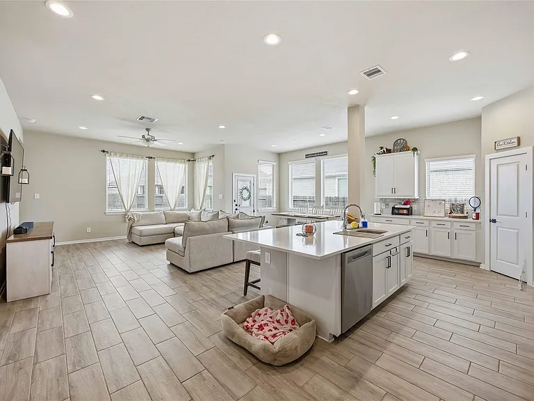 4606 Seabourne Landing Dr — Photo 3
