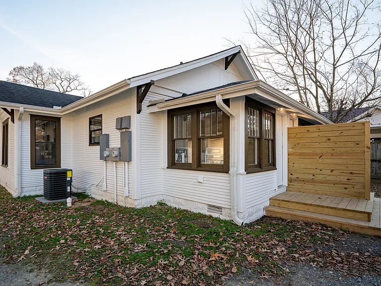1912 Robinson Ave #B — Photo 18