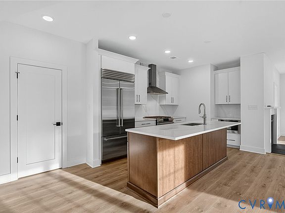 3rd image of 16435 Creekstone Point Ave