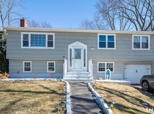 18 Crestwood Trail, East Hartford, CT 06118