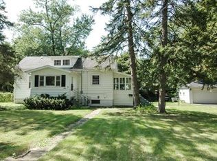 204 Millard Ave, Fox River Grove, IL 60021