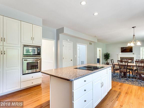3rd image of 607 Kentland Dr
