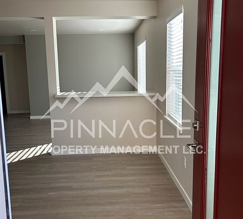 2nd image of 1001 W Yakima Ave #7