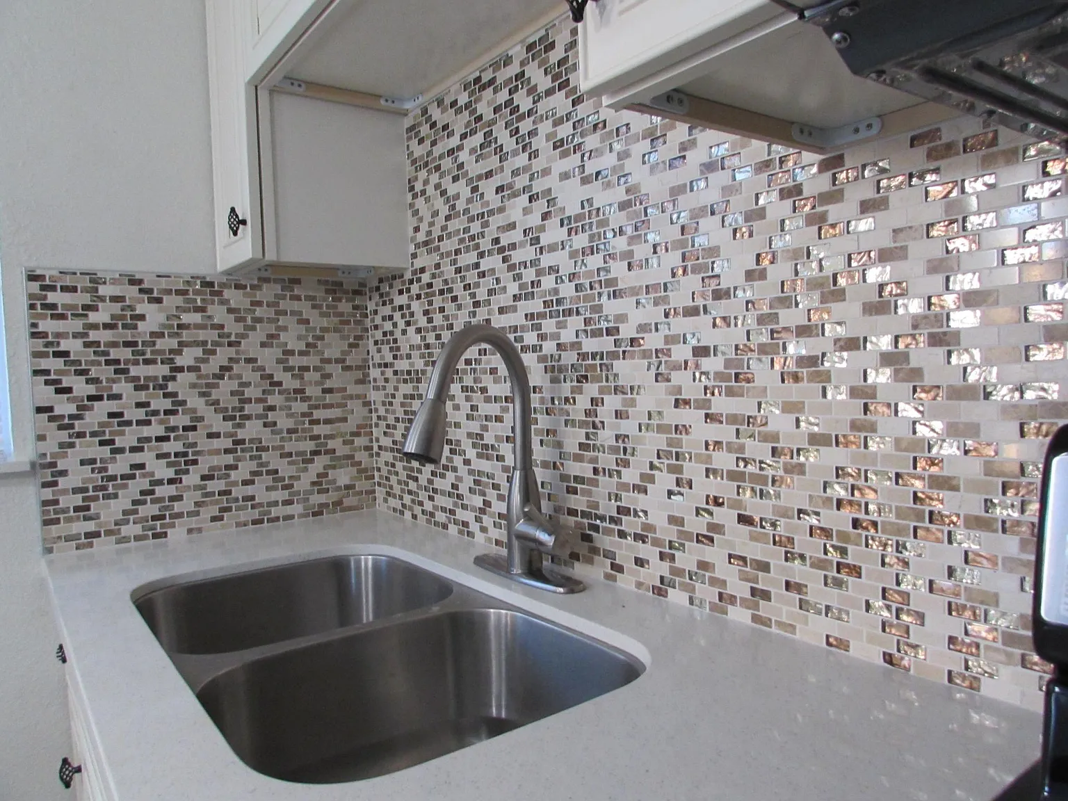 3411 Lexington Ave — Photo 4