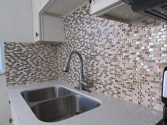 4th image of 3411 Lexington Ave APT B