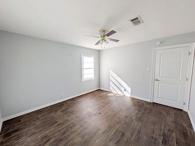 5150 Parkview Dr — Photo 11