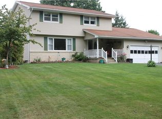 83 Kensington Ct, Rochester, NY 14612