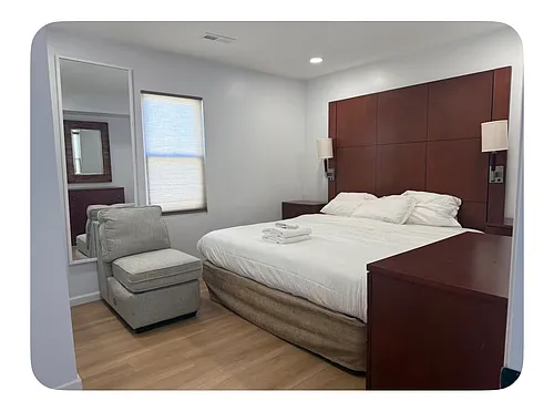 2115 Rand Pl NE Photo 1