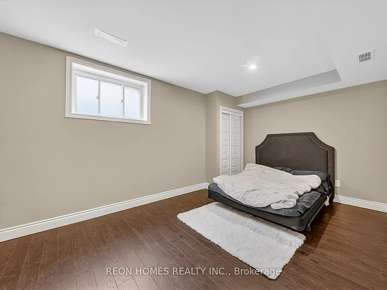 2192 Callingham Dr — Photo 30