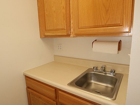 5th image of 317 W 54th St APT 1E