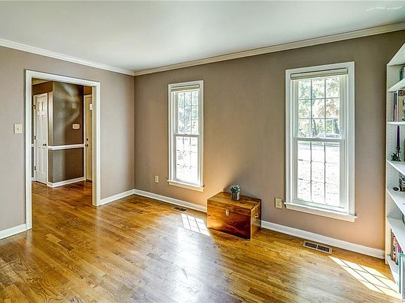 3rd image of 9520 Chatterleigh Dr