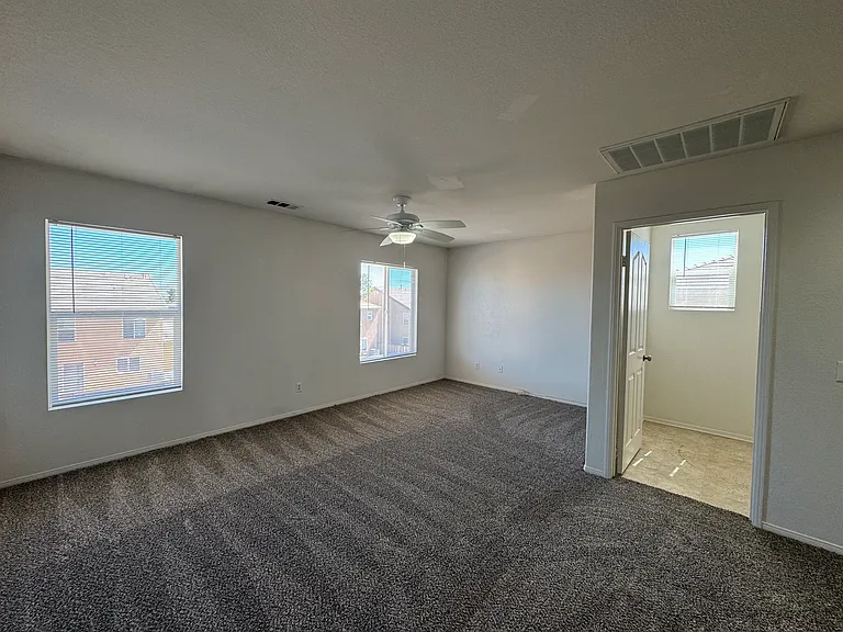 14042 Jockey Ln — Photo 10
